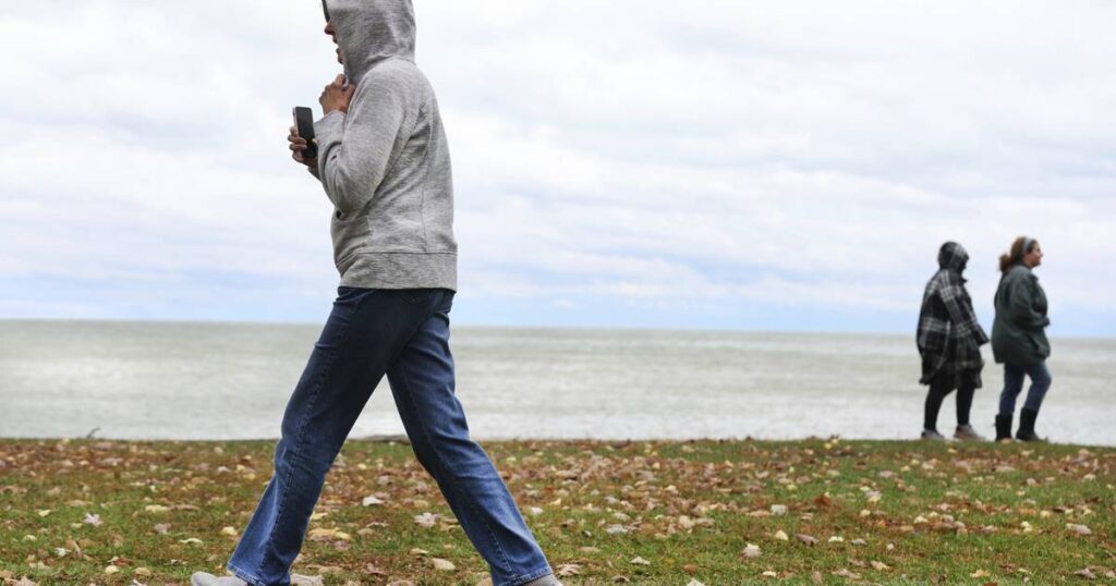 After reaching record high daily temps, Chicago to see ‘early winter’ weather this weekend. And it might be here to stay.