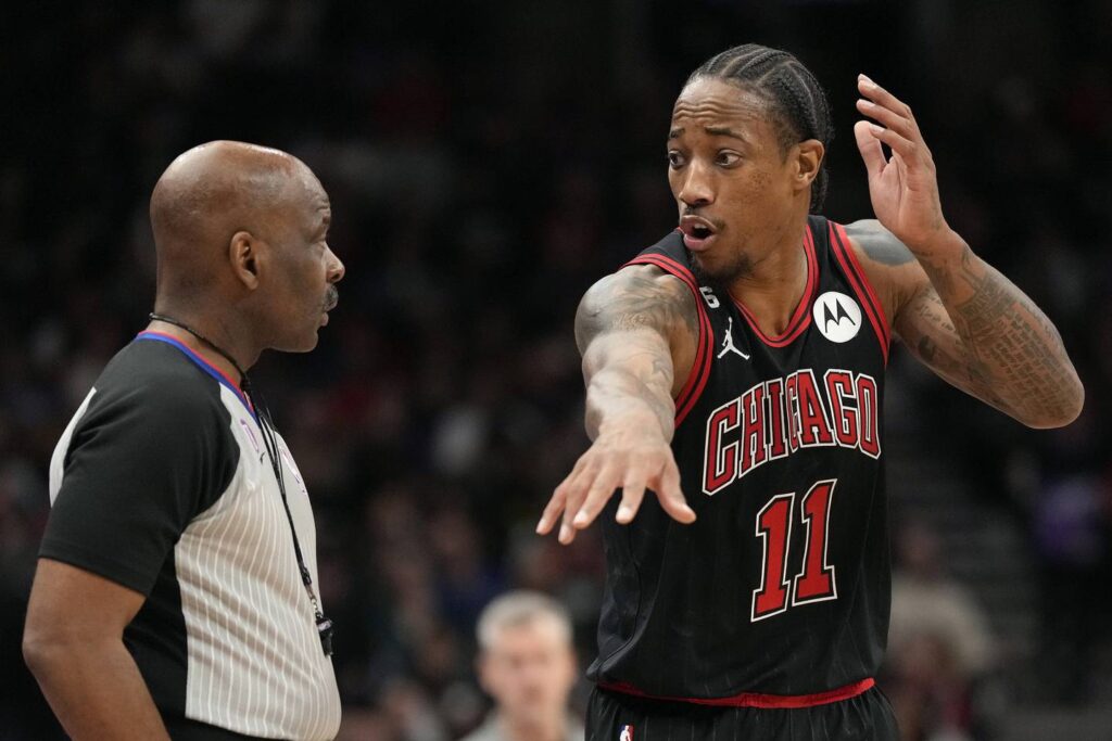 With Zach LaVine sitting out, the Chicago Bulls lose their 2nd straight game 113-104 to the Toronto Raptors