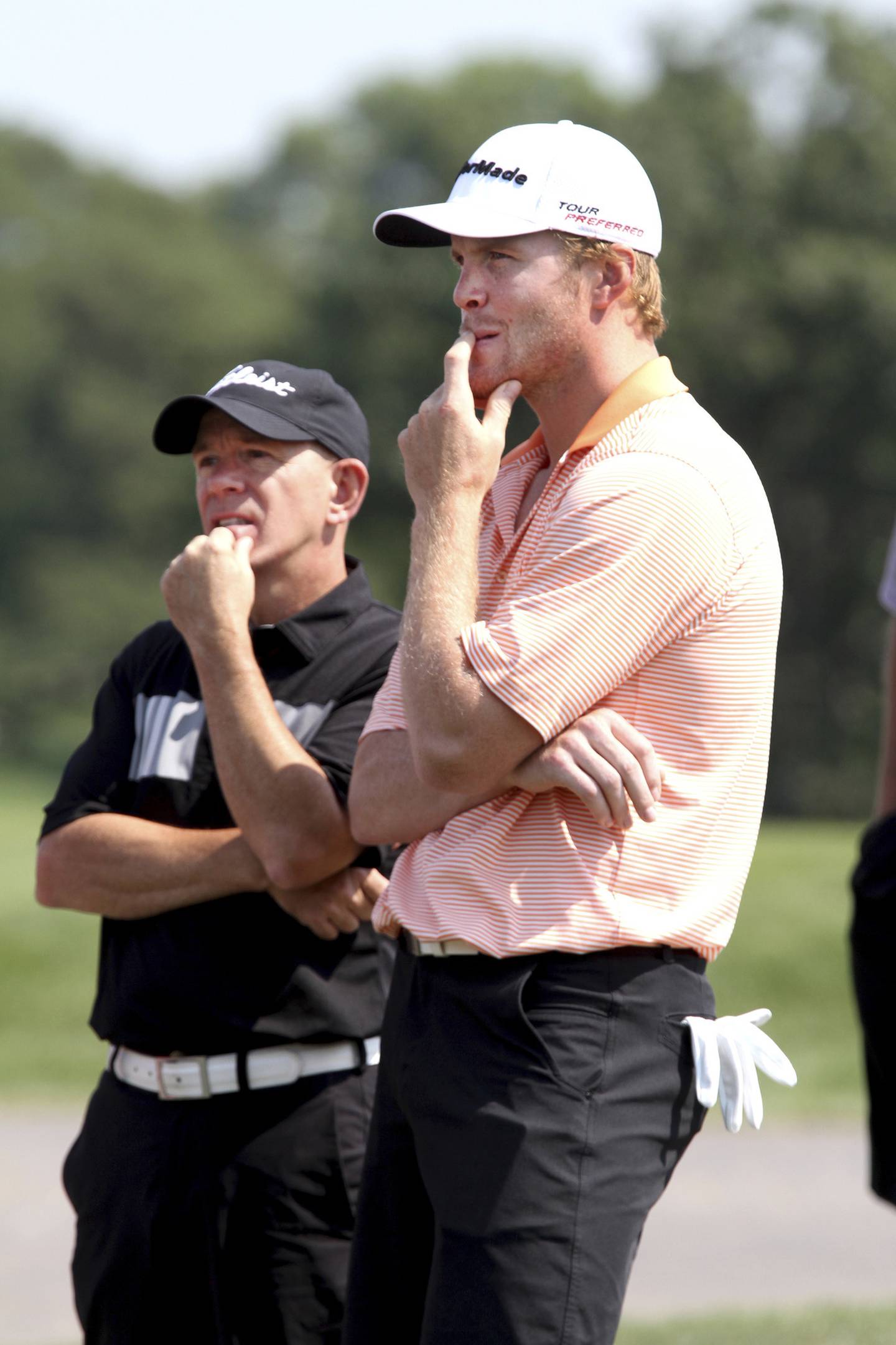 Blackhawks forward Bryan Bickell, right, with former Hawks goalie Darren Pang at the Denis Savard Foundation Celebrity Golf Classic on July 21, 2014, in La Grange.