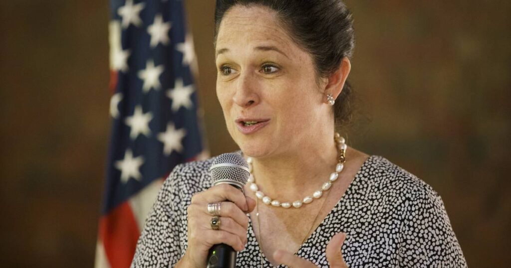 Illinois Comptroller Susana Mendoza wins second full term