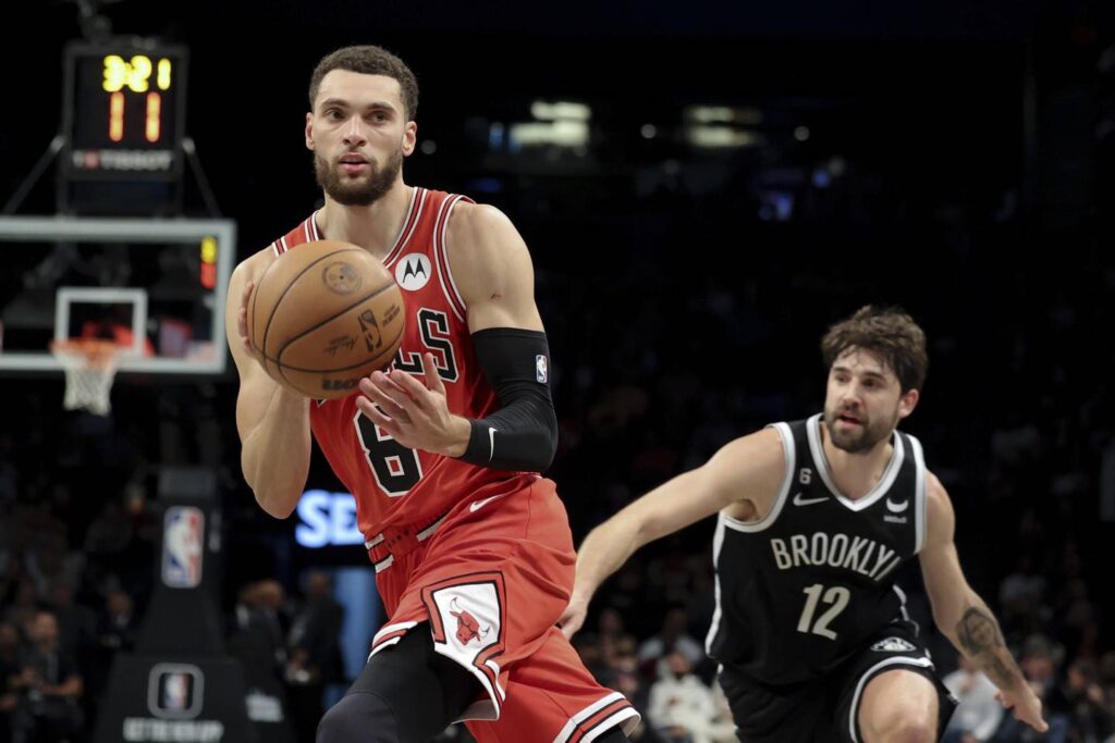 Zach LaVine is playing his 1st set of back-to-back games this season, but the Chicago Bulls are still monitoring his availability