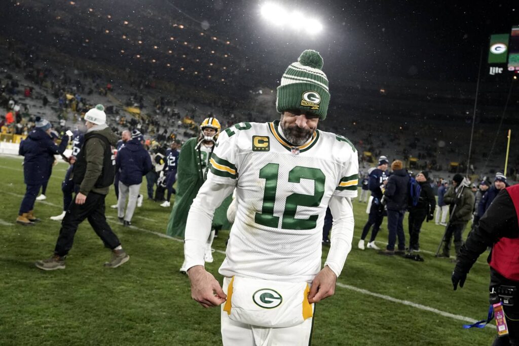 Aaron Rodgers and the Green Bay Packers see their playoff hopes fade after a 27-17 loss to the Tennessee Titans: ‘It’s win or go home at this point’