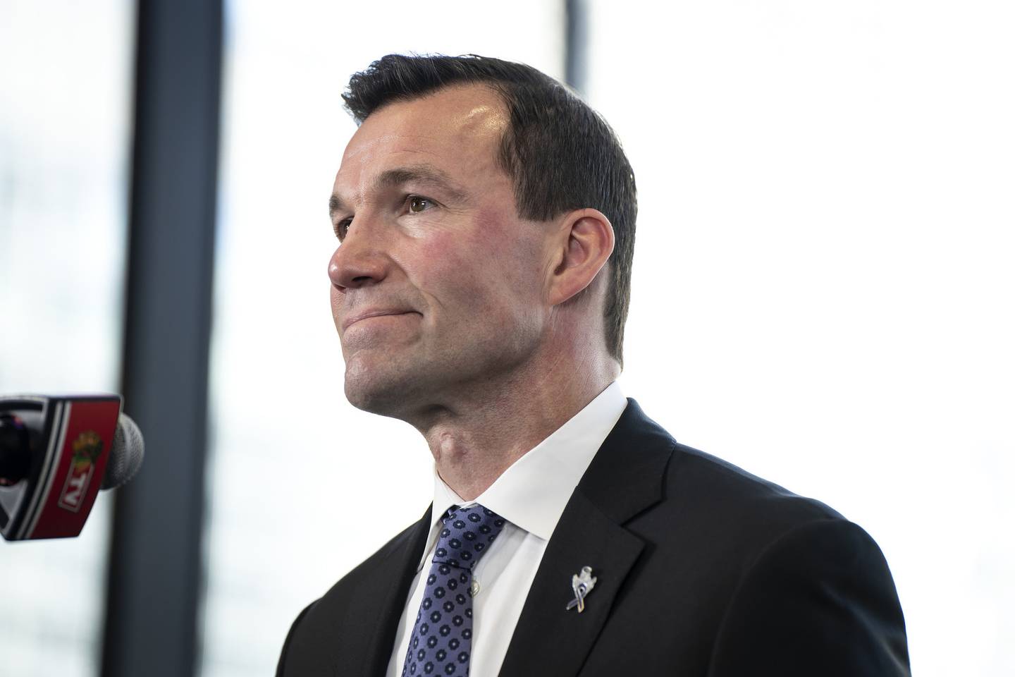 Luke Richardson is announced as the Blackhawks coach on June 29, 2022.