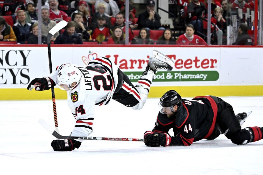 Chicago Blackhawks get outshot 49-24 in a 3-0 loss to the Carolina Hurricanes — their 9th defeat in 10 games