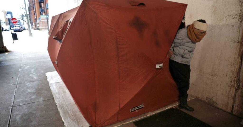 Chicago weather: Strong winds, reduced visibility and ‘brutal’ cold will affect travel ahead of Christmas. ‘If you don’t have to travel during this storm, please don’t.’