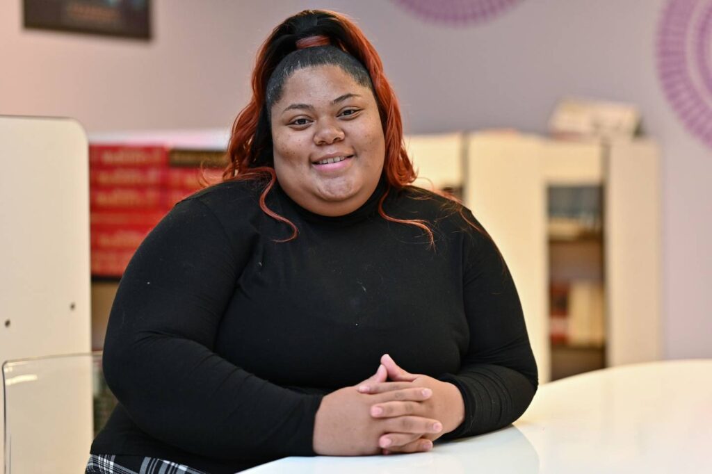 Chicago youth ambassadors make sure dozens of struggling families have what they need for holidays