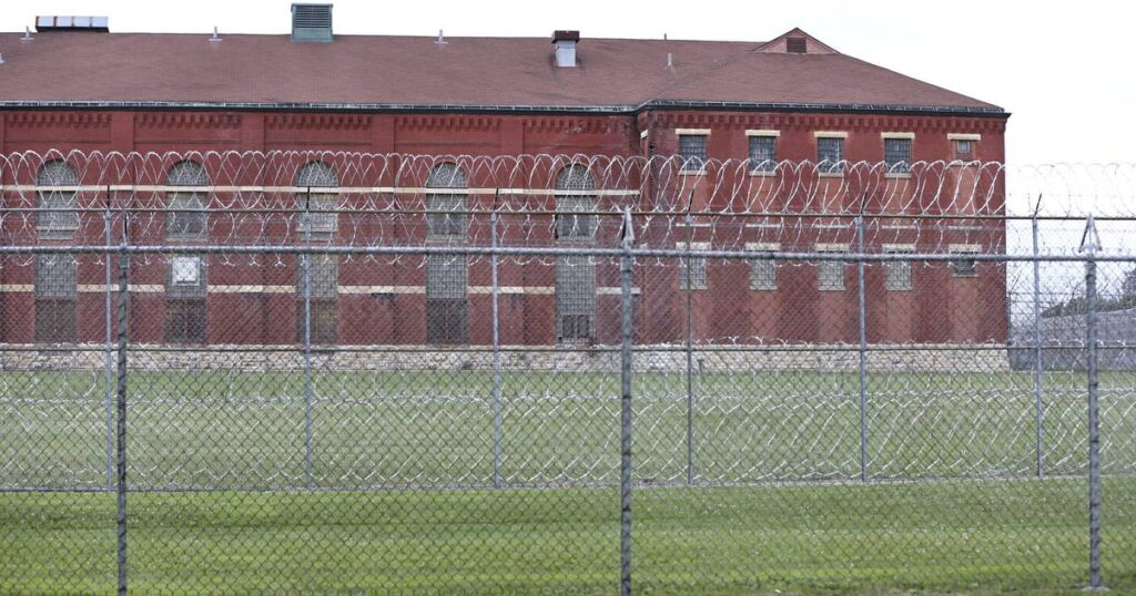 Sexual harassment allegations led to leadership shake-up at Pontiac prison, inspector general report shows