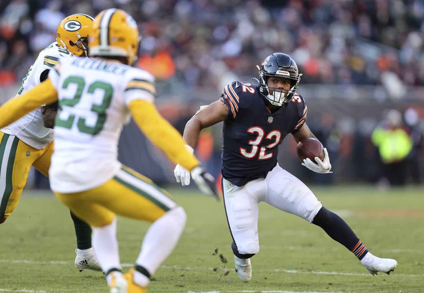 Bears running back David Montgomery makes a move in the third quarter against the Packers at Soldier Field on Dec. 4, 2022.