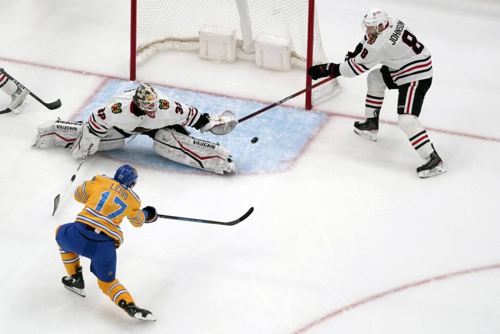 Chicago Blackhawks lose to the St. Louis Blues 3-1 — falling to 2-17-1 in their last 20 games
