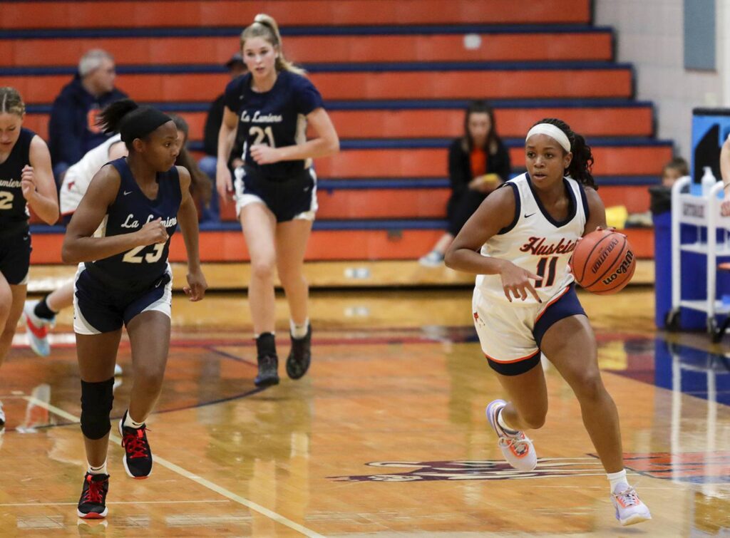 Layla Henderson wants to be an FBI profiler. In the meantime, the Naperville North guard tries to stop top scorers.