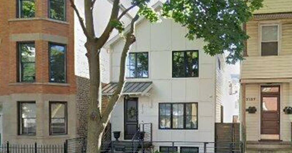 Former Blackhawks player Alex DeBrincat sells Roscoe Village home for $1.3M