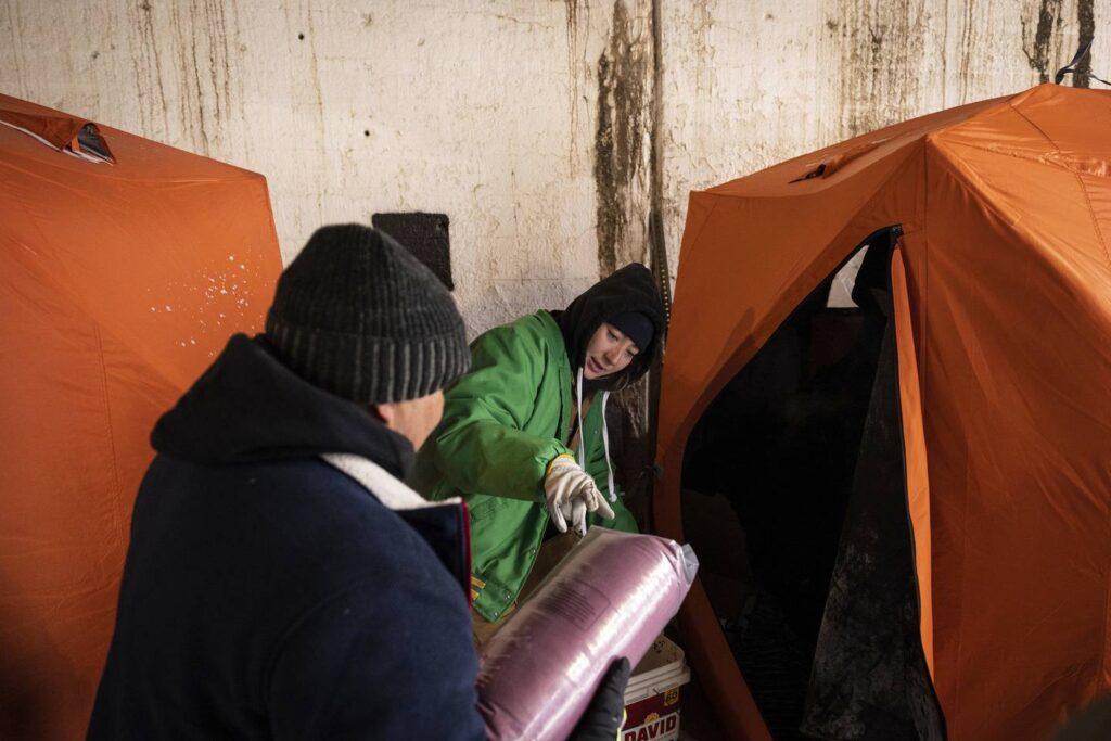 Extreme cold takes hold across Chicagoland, raising concerns about dangers for unhoused population