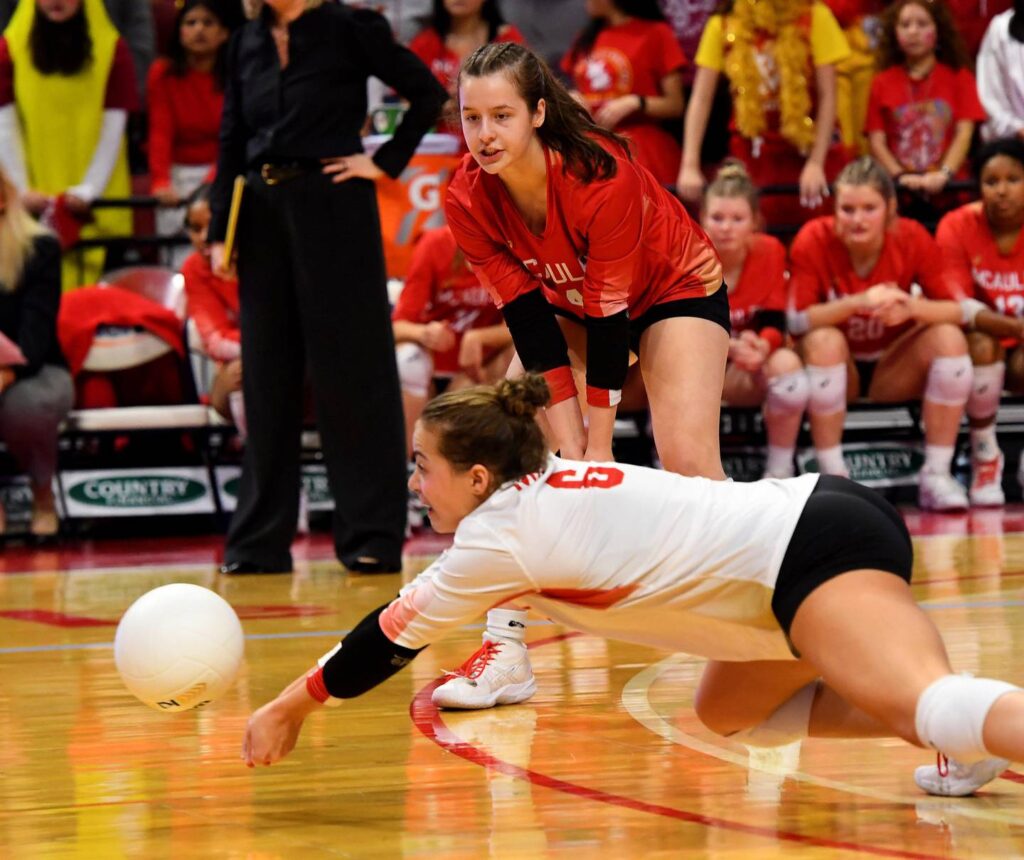 Column: Mac Nation speaks as Northwestern-bound Gigi Navarrete voted best volleyball player in country. ‘I really felt the love.’