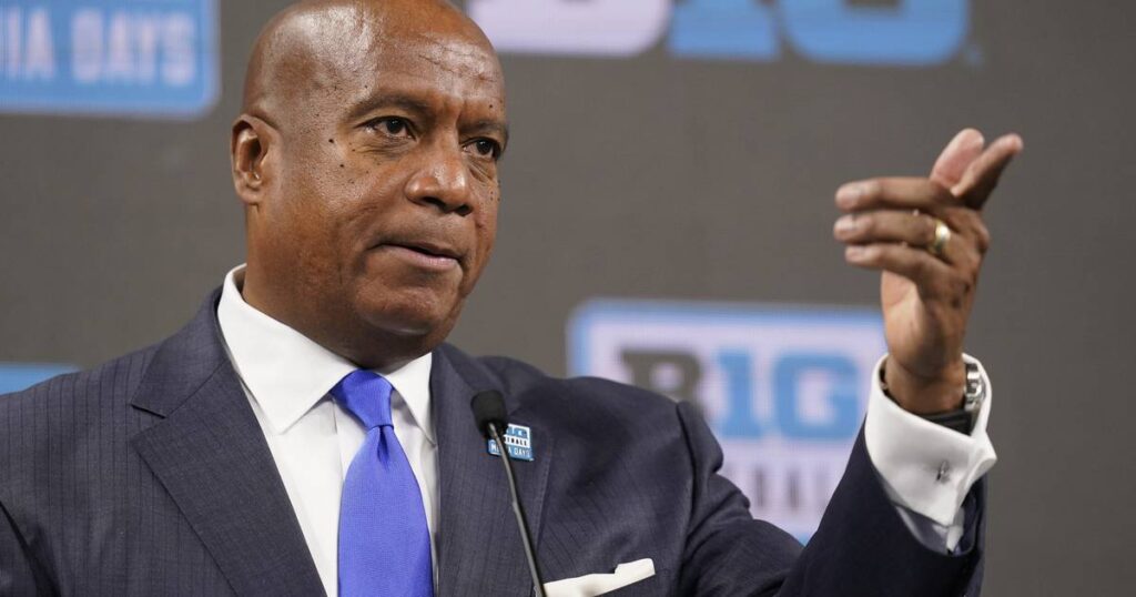 Big Ten commissioner Kevin Warren reportedly is a top team president candidate for the Chicago Bears