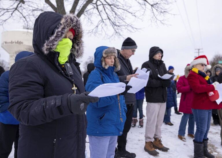 Six months after the end of Roe, Illinois abortion providers treat a ‘historic high’ number of out-of-state patients