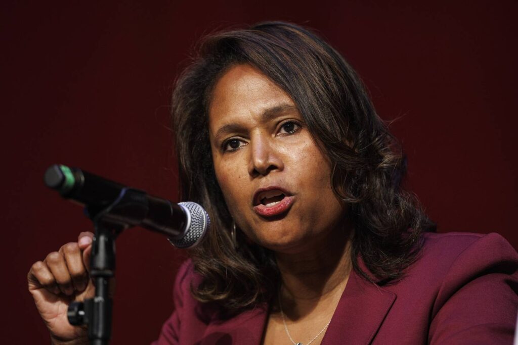 Chicago mayoral candidates pledge to give media access to police scanner traffic as city moves to encryption