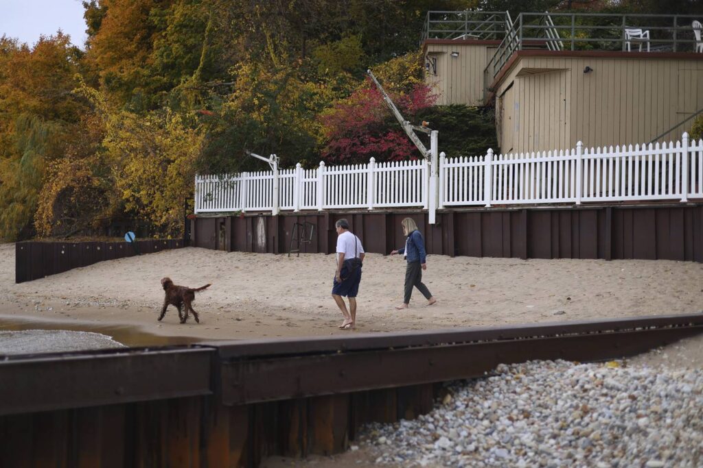 In Winnetka, a plan to swap lakefront tracts with a billionaire has sparked debate. ‘I think nature belongs to all of us’