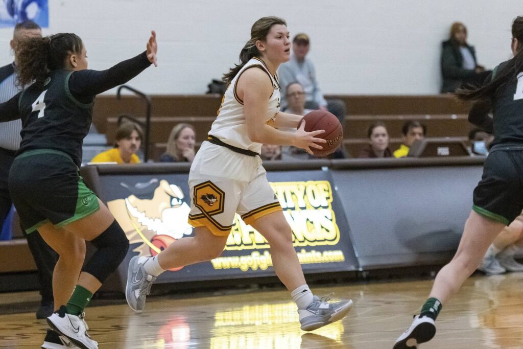 Column: Oak Lawn’s Mia Kennelly steps up to challenge of starting right away as a college freshman. ‘Mia’s tough.’
