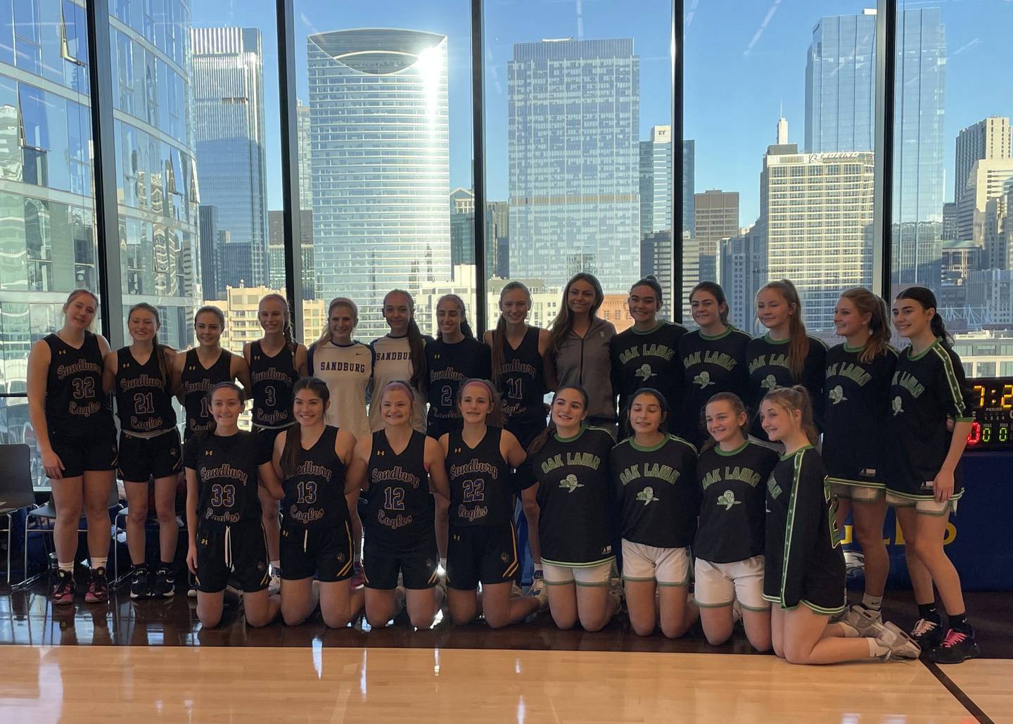 Players from Sandburg and Oak Lawn played a nonconference game on the 17th floor of a business building in downtown Chicago on Saturday, Dec. 3, 2022.