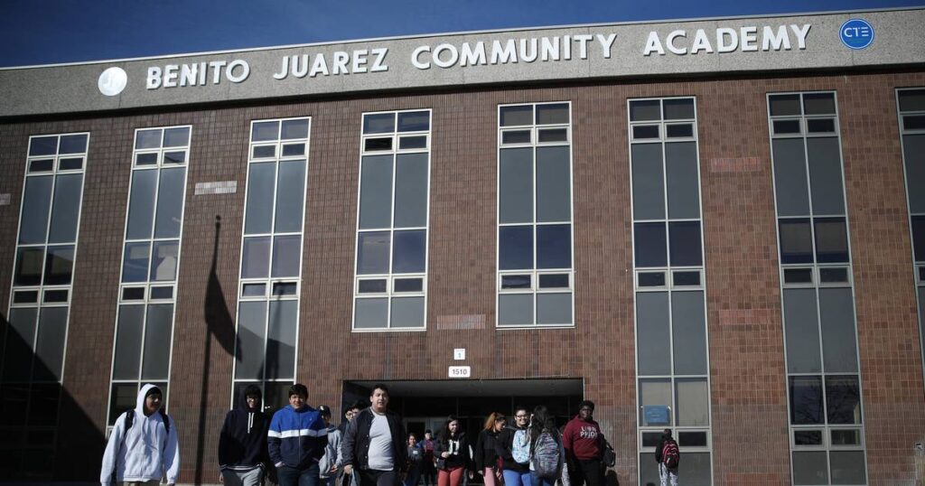 4 students shot at Benito Juarez high school: officials
