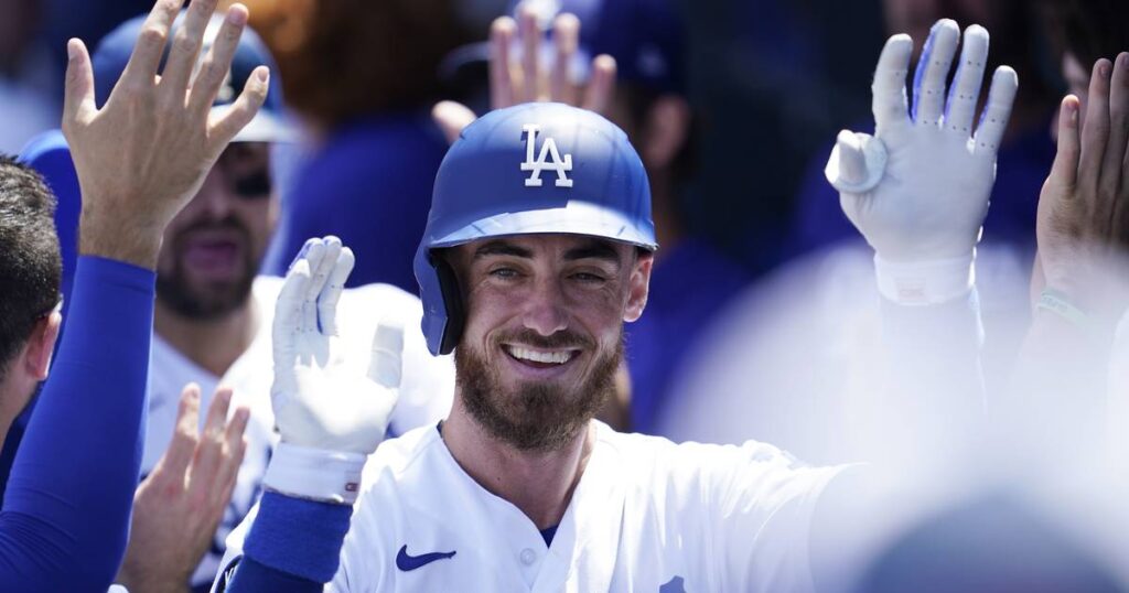 Cody Bellinger agrees to a 1-year, $17.5 million deal with the Chicago Cubs, who are seeking a big payoff from the former NL MVP
