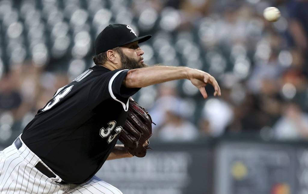 White Sox starting pitcher Lance Lynn delivers to the Royals in the first inning of a game on Aug. 31, 2022, at Guaranteed Rate Field. 