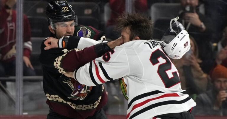 Chicago Blackhawks come out flat after Patrick Kane trade and lose 4-1 to the Arizona Coyotes