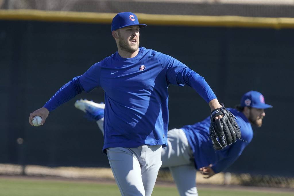 Jameson Taillon throws during a Cubs spring training workout on Feb. 15, 2023.