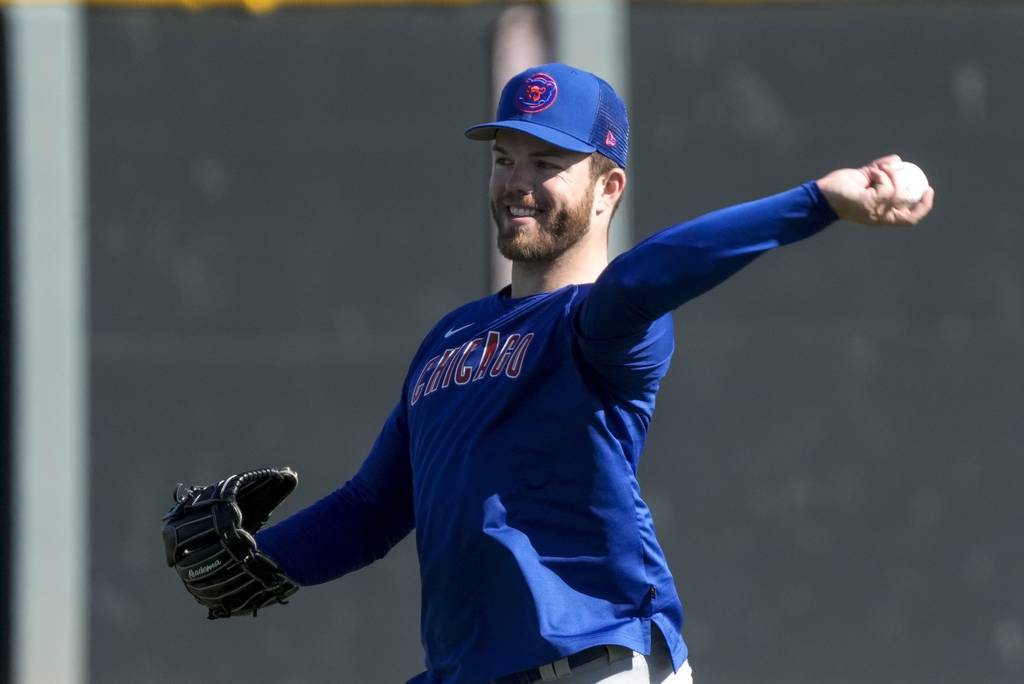 Brandon Hughes throws during a Cubs spring training workout on Feb. 15, 2023.