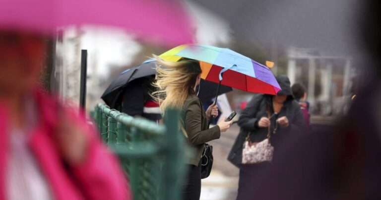 Conditions right for evening snow in Chicago, weather officials say to ‘bundle up’