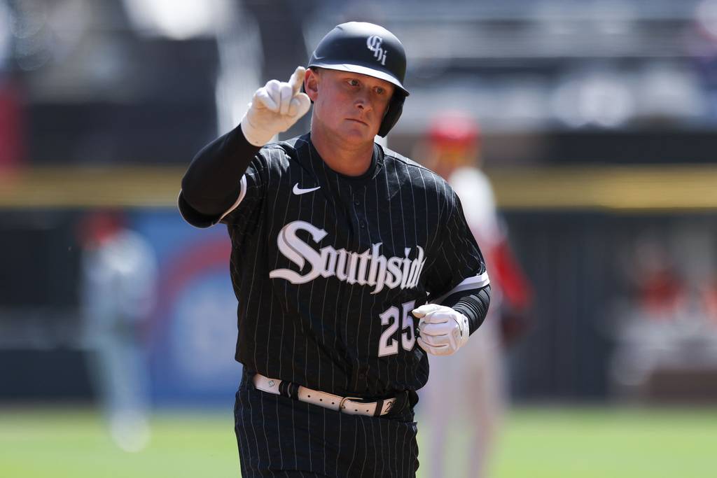 White Sox first baseman Andrew Vaughn (25) rounds the bases on a home run in the first inning against the Phillies on Wednesday at Guaranteed Rate Field.