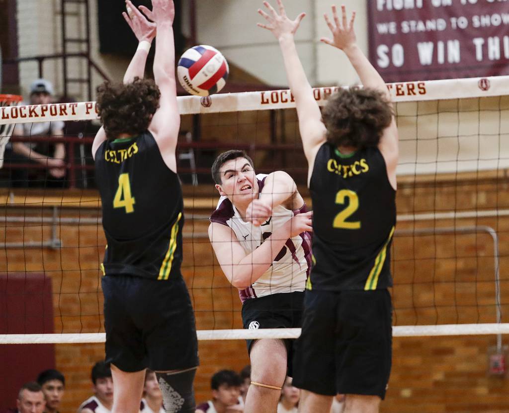 Newsflash: Lemont’s Andrew Kula takes short break from volleyball to defend journalism state title. ‘It inspired me.’