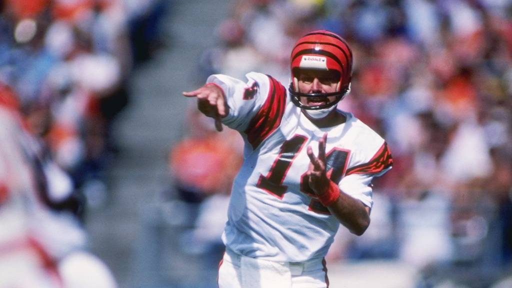 Cincinnati Bengals quarterback Ken Anderson (14), a Batavia native, throws away a pass during a game in 1981.