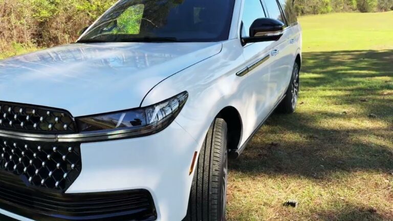 2026 Lincoln Navigator Black Label Walkaround | Third Row, Front Seats, Cargo, Screen Tech