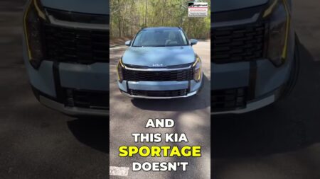 Kia Sportage Stand Out SUV with Black Roof Rails #shorts